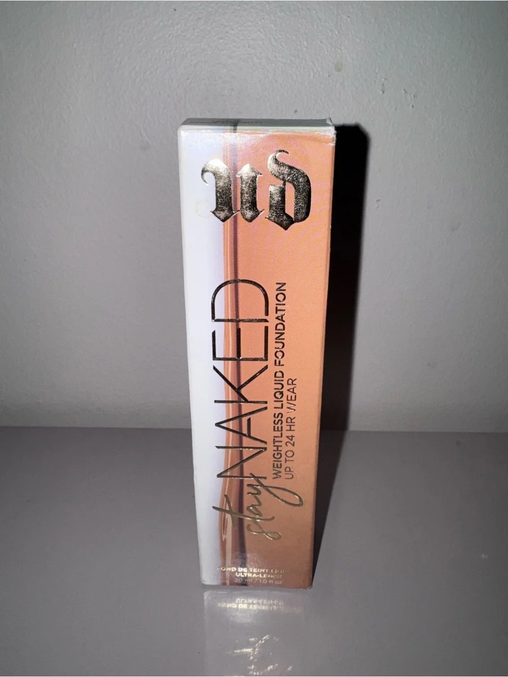 Urban Decay Stay Naked Weightless Liquid Foundation - Peachy Beige